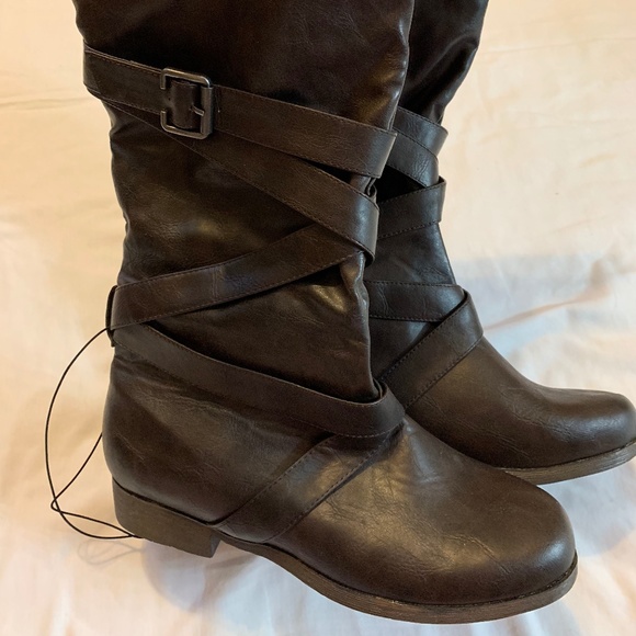Forever 21 Shoes - NEW Forever 21 Leather Boots - Size 8